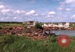 Immagine di Complesso di chiatta Il Vietnam Cua Lon River, 1969, secondo 21 filmato di repertorio 65675055540