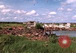 Immagine di Complesso di chiatta Il Vietnam Cua Lon River, 1969, secondo 23 filmato di repertorio 65675055540