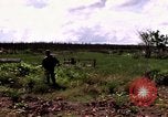 Immagine di Complesso di chiatta Il Vietnam Cua Lon River, 1969, secondo 26 filmato di repertorio 65675055540