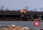 Immagine di Complesso di chiatta Il Vietnam Cua Lon River, 1969, secondo 45 filmato di repertorio 65675055540
