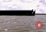 Immagine di Complesso di chiatta Il Vietnam Cua Lon River, 1969, secondo 52 filmato di repertorio 65675055540