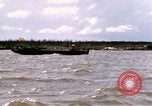 Immagine di Complesso di chiatta Il Vietnam Cua Lon River, 1969, secondo 59 filmato di repertorio 65675055540