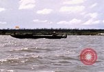 Immagine di Complesso di chiatta Il Vietnam Cua Lon River, 1969, secondo 60 filmato di repertorio 65675055540