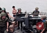 Image patrouilleur rapide Vietnam Cua Rivière Lon, 1969, de la seconde 14 séquences d'archives historiques vidéo 65675055542