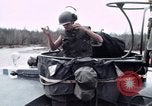 Image patrouilleur rapide Vietnam Cua Rivière Lon, 1969, de la seconde 18 séquences d'archives historiques vidéo 65675055542