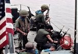 Image patrouilleur rapide Vietnam Cua Rivière Lon, 1969, de la seconde 61 séquences d'archives historiques vidéo 65675055542