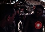 Immagine di Agente di pattuglia Ennis Il Vietnam Vinh Te Canal, 1969, secondo 4 filmato di repertorio 65675055545