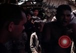 Immagine di Agente di pattuglia Ennis Il Vietnam Vinh Te Canal, 1969, secondo 5 filmato di repertorio 65675055545