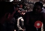 Immagine di Agente di pattuglia Ennis Il Vietnam Vinh Te Canal, 1969, secondo 7 filmato di repertorio 65675055545