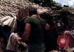 Immagine di Agente di pattuglia Ennis Il Vietnam Vinh Te Canal, 1969, secondo 56 filmato di repertorio 65675055545