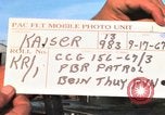 Immagine di Imbarcazione di pattuglia marinai di Fiume Il Vietnam Binh Thuy Air Base, 1967, secondo 4 filmato di repertorio 65675055546