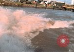 Immagine di Imbarcazione di pattuglia marinai di Fiume Il Vietnam Binh Thuy Air Base, 1967, secondo 27 filmato di repertorio 65675055546