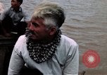 Immagine di Imbarcazione di pattuglia marinai di Fiume Il Vietnam Binh Thuy Air Base, 1967, secondo 52 filmato di repertorio 65675055546