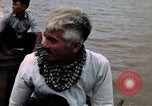 Immagine di Imbarcazione di pattuglia marinai di Fiume Il Vietnam Binh Thuy Air Base, 1967, secondo 53 filmato di repertorio 65675055546