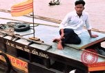 Immagine di Imbarcazione di pattuglia marinai di Fiume Il Vietnam Binh Thuy Air Base, 1967, secondo 58 filmato di repertorio 65675055546