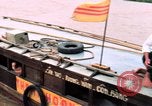 Immagine di Imbarcazione di pattuglia marinai di Fiume Il Vietnam Binh Thuy Air Base, 1967, secondo 59 filmato di repertorio 65675055546