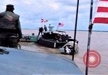 Immagine di Imbarcazione di pattuglia marinai di Fiume Il Vietnam Binh Thuy Air Base, 1967, secondo 3 filmato di repertorio 65675055547