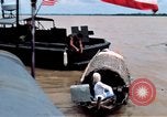 Immagine di Imbarcazione di pattuglia marinai di Fiume Il Vietnam Binh Thuy Air Base, 1967, secondo 8 filmato di repertorio 65675055547