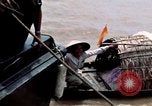 Immagine di Imbarcazione di pattuglia marinai di Fiume Il Vietnam Binh Thuy Air Base, 1967, secondo 15 filmato di repertorio 65675055547