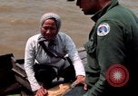 Immagine di Imbarcazione di pattuglia marinai di Fiume Il Vietnam Binh Thuy Air Base, 1967, secondo 36 filmato di repertorio 65675055547