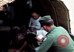 Immagine di Imbarcazione di pattuglia marinai di Fiume Il Vietnam Binh Thuy Air Base, 1967, secondo 53 filmato di repertorio 65675055547