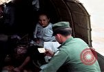 Immagine di Imbarcazione di pattuglia marinai di Fiume Il Vietnam Binh Thuy Air Base, 1967, secondo 59 filmato di repertorio 65675055547