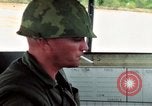 Standbild Machine Gunner Vietnam, 1967, aus Sekunde 49 historischem Filmmaterial Videoclip 65675055548