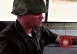 Standbild Machine Gunner Vietnam, 1967, aus Sekunde 60 historischem Filmmaterial Videoclip 65675055548