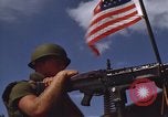 Standbild Machine Gunner Vietnam, 1968, aus Sekunde 46 historischem Filmmaterial Videoclip 65675055552