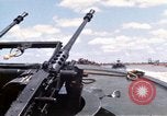 Image calme bateau rapide action dans la guerre de Vietnam Vietnam rivière Bassac, 1969, de la seconde 7 séquences d'archives historiques vidéo 65675055567
