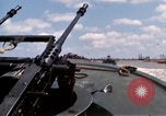 Image calme bateau rapide action dans la guerre de Vietnam Vietnam rivière Bassac, 1969, de la seconde 8 séquences d'archives historiques vidéo 65675055567