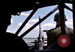 Image calme bateau rapide action dans la guerre de Vietnam Vietnam rivière Bassac, 1969, de la seconde 22 séquences d'archives historiques vidéo 65675055567