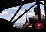 Image calme bateau rapide action dans la guerre de Vietnam Vietnam rivière Bassac, 1969, de la seconde 24 séquences d'archives historiques vidéo 65675055567