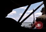 Image calme bateau rapide action dans la guerre de Vietnam Vietnam rivière Bassac, 1969, de la seconde 28 séquences d'archives historiques vidéo 65675055567