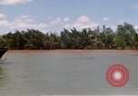 Image calme bateau rapide action dans la guerre de Vietnam Vietnam rivière Bassac, 1969, de la seconde 36 séquences d'archives historiques vidéo 65675055567