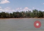 Image calme bateau rapide action dans la guerre de Vietnam Vietnam rivière Bassac, 1969, de la seconde 37 séquences d'archives historiques vidéo 65675055567