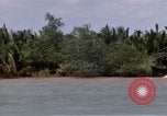 Image calme bateau rapide action dans la guerre de Vietnam Vietnam rivière Bassac, 1969, de la seconde 52 séquences d'archives historiques vidéo 65675055567