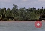 Image calme bateau rapide action dans la guerre de Vietnam Vietnam rivière Bassac, 1969, de la seconde 53 séquences d'archives historiques vidéo 65675055567