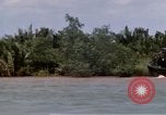 Image calme bateau rapide action dans la guerre de Vietnam Vietnam rivière Bassac, 1969, de la seconde 54 séquences d'archives historiques vidéo 65675055567