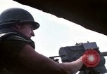 Image calme bateau rapide action dans la guerre de Vietnam Vietnam rivière Bassac, 1969, de la seconde 61 séquences d'archives historiques vidéo 65675055567