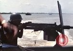 Immagine di Stati Uniti Fiume Marina pattugliano le barche sul Fiume Bassac Il Vietnam, 1969, secondo 59 filmato di repertorio 65675055568