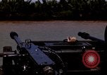 Immagine di I marinai americani fiume operativo motovedette sul fiume Bassac Il Vietnam, 1969, secondo 6 filmato di repertorio 65675055569