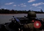 Immagine di I marinai americani fiume operativo motovedette sul fiume Bassac Il Vietnam, 1969, secondo 14 filmato di repertorio 65675055569
