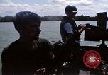 Immagine di I marinai americani fiume operativo motovedette sul fiume Bassac Il Vietnam, 1969, secondo 27 filmato di repertorio 65675055569