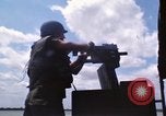 Immagine di I marinai americani fiume operativo motovedette sul fiume Bassac Il Vietnam, 1969, secondo 30 filmato di repertorio 65675055569
