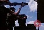 Immagine di I marinai americani fiume operativo motovedette sul fiume Bassac Il Vietnam, 1969, secondo 45 filmato di repertorio 65675055569