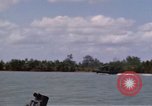Immagine di I marinai americani fiume operativo motovedette sul fiume Bassac Il Vietnam, 1969, secondo 48 filmato di repertorio 65675055569