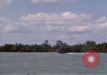 Immagine di I marinai americani fiume operativo motovedette sul fiume Bassac Il Vietnam, 1969, secondo 49 filmato di repertorio 65675055569