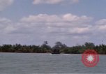 Immagine di I marinai americani fiume operativo motovedette sul fiume Bassac Il Vietnam, 1969, secondo 50 filmato di repertorio 65675055569