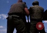 Immagine di I marinai americani fiume operativo motovedette sul fiume Bassac Il Vietnam, 1969, secondo 58 filmato di repertorio 65675055569